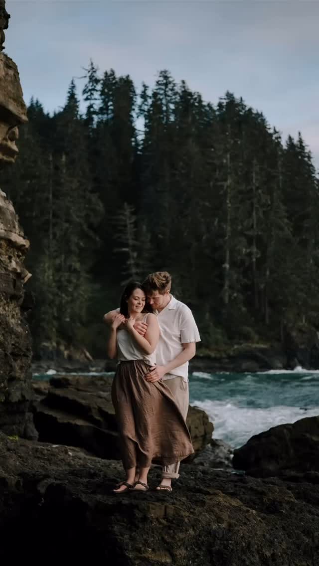 Aly and Chris weren’t just down for an adventure—they showed up for it.
This beach gave us waterfalls, waves crashing around us on the beach, awesome rocks to climb onto, even found a cave to wonder into, and one hell of a sunset to wrap it all up. We got lucky with the weather, but these two brought the real magic.
Moody, wild, and a little chaotic—just how we like it.
#TwinographyStudio #AdventurousCouplesOnly #canadianweddingphotographer #IfYoureNotLaughingWereNotDoingOurJobs