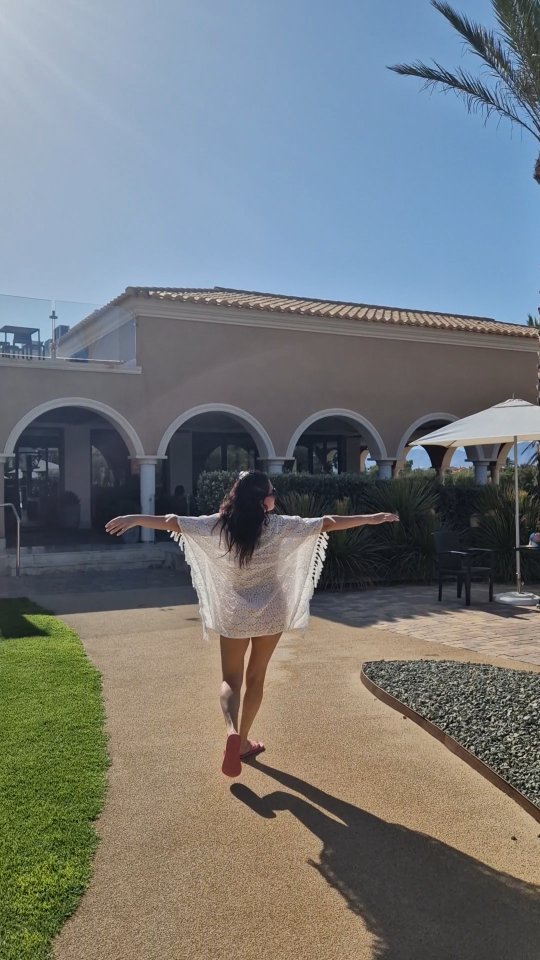 đđđŽ
.
.
.
.
.
#summertime #summervibes #summer #sun #singersofinstagram #operasingersofinstagram #Spain #almerimar #vacation #aniistraveling #thatsmystyle #sheslikethewind #instalike #holiday #Ilovethesun