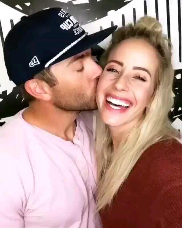 Missa inte vår populära deal. 
🔺️ BOKA FÖR 2 PERSONER & FÅ YTTLIGARE 200 KR RABATT! 
Online tidsbokning:
www.dentalclinicsweden.org
 #tandblekningstockholm #TandblekningStockholm #stockholm #liljeholmen #KlinikTandblekning #TandblekningGöteborg #TandblekningUppsala #TandblekningUtbildning #fillers #fillersstockholm #fillersgöteborg #fillersmalmö #TandblekningsUtbildning