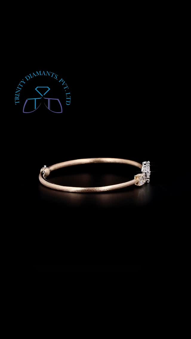 #ElegantJewelry #DiamondBracelet #OpenBangle #LuxuryStyle #JewelryOfTheDay
#MinimalJewelry #FineJewelry #WristCandy #JewelryLovers #SparkleAndShine
#TimelessDesign #StatementPiece #GoldAndDiamonds #DelicateBeauty #HandcraftedElegance #celebrity #designer
Grace in every detail. This open bracelet with diamond accents is the perfect blend of sophistication and modern charm. A timeless piece to elevate your every look.
DM FOR MORE DETAILS
+919820132050
VISIT OUR WEBSITE
www.trinitydiamants.com