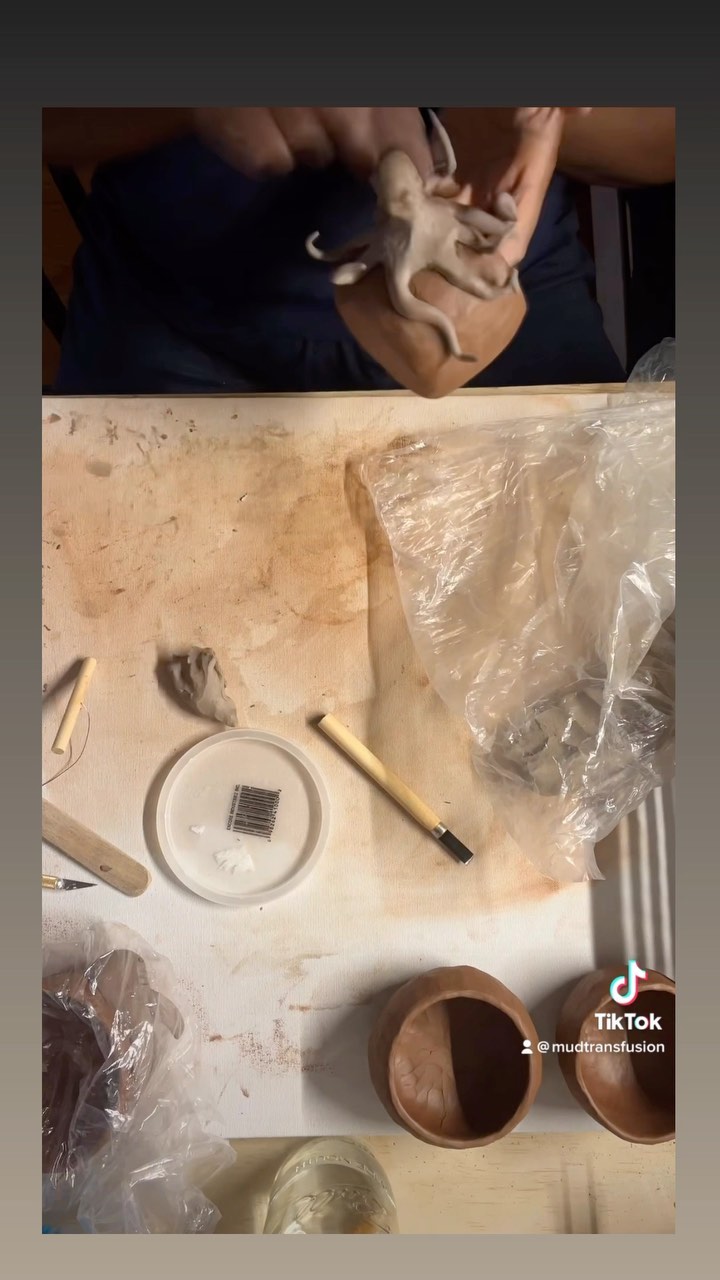 hours
•
•
•
•
•
•
•
•
•
•
#clay #clayart #art #nycart #ceramic #ceramicart #ceramicist #potter #pottery #potteryofinstagram #ceramicistsofinstagram #darkbrown #whitestoneware #sculptureofinstagram #sculpture #functional