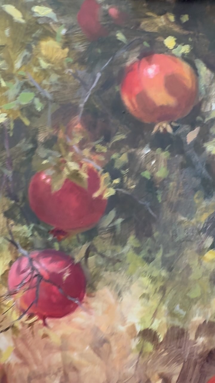 Working on some pomegranates. My favorite winter fruit 😋
#pomegranates #oilpainting #smallworks #fruitpainting #womenartists