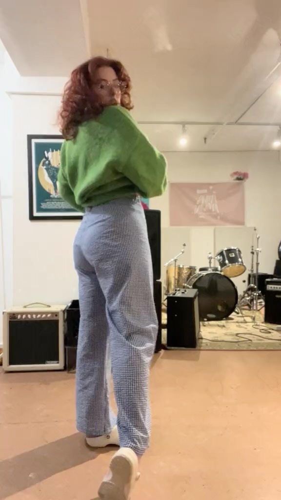 I finally made my first @annaallenclothing #persephonepants !! I used amazing $2/meter sale fabric for a ??wearable toile?? And I love it 🥲
Going to make them again using the same size for the hips but size down the waist
What fabric/colour should I make next??