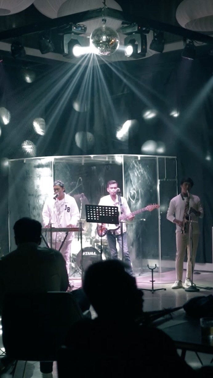 It was so fun to celebrate how we have been through all this madness💃🏻
______
#Documentation #PhotoStage #Videographer #Videography #VideoShoot #Instavid #VideoProduction #Cinematographer #Clubbing #Videographers #EventVideo #EventVideographer #EventOrganizer #Videos #Photograph #EventDocumentation #Photographer #VideoGram #EventPlanner #EventPlanning #InstaVideo #VideoOfTheDay #VideoMaker #VideoShoot #VideoMaker #Filming #TheBrass #NewYearEve #2022 #NewYear