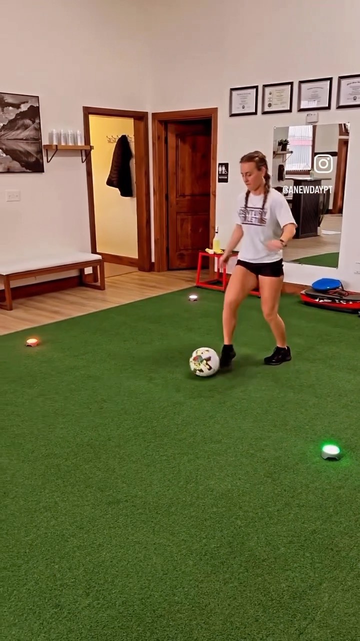 Some sport specific drills on this snowy Tuesday ❄️🥶
Big shoutout to this girl for making our job easy — she’s been a blast to work with! North Idaho College is getting a great one 🤍⚽️