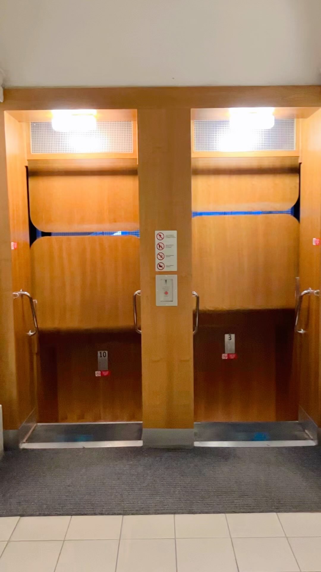 Paternoster - schon mal versucht?
#paternoster #travel #traveltheworld #travelling #insidertips #brno #brnocity #czechia #czechrepublic #morava #moravia #citytour #freewalkingtour #stadtführung #privatetour #travelphotography
#nikolamucha