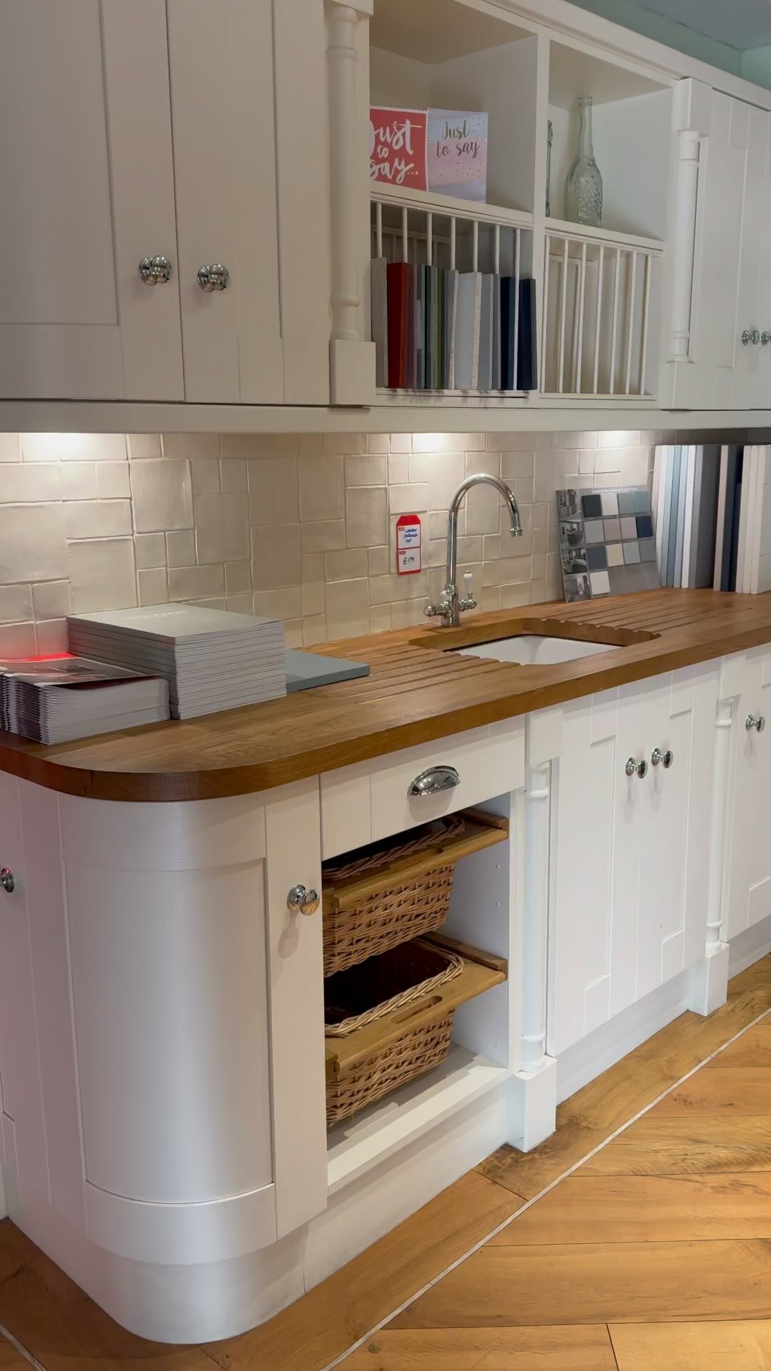 A little video showing some of our product bays in the showroom
.
.
.
.
.
.
#showroom #bathroom #kitchen #taps #baths #sinks #tiles #flooring #karndean #wakefield #vanityunits #freestanding #boilingtap #ovens #hobs #extractors #worktops #lights