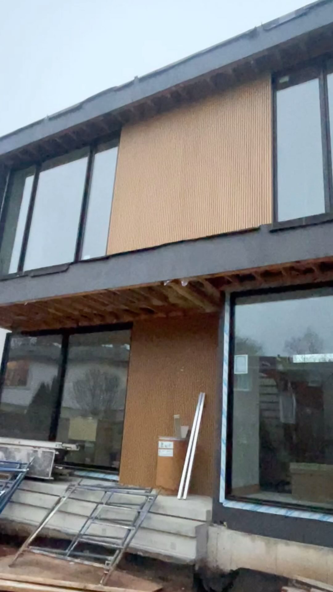 Stay tuned for white ACM to compliment the Red Cedar @newtechwoodcanada @brownstonerenovations
The flush Garage door turned out great @activedoors #moderndesign #modernexteriors