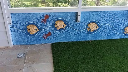 In celebration of Active Kids Mount Gravatt new building, I was commissioned to paint murals on the walls to show respect and appreciation of First Nations people. The artwork shows the sea, the beach and animals living in harmony with their environment.