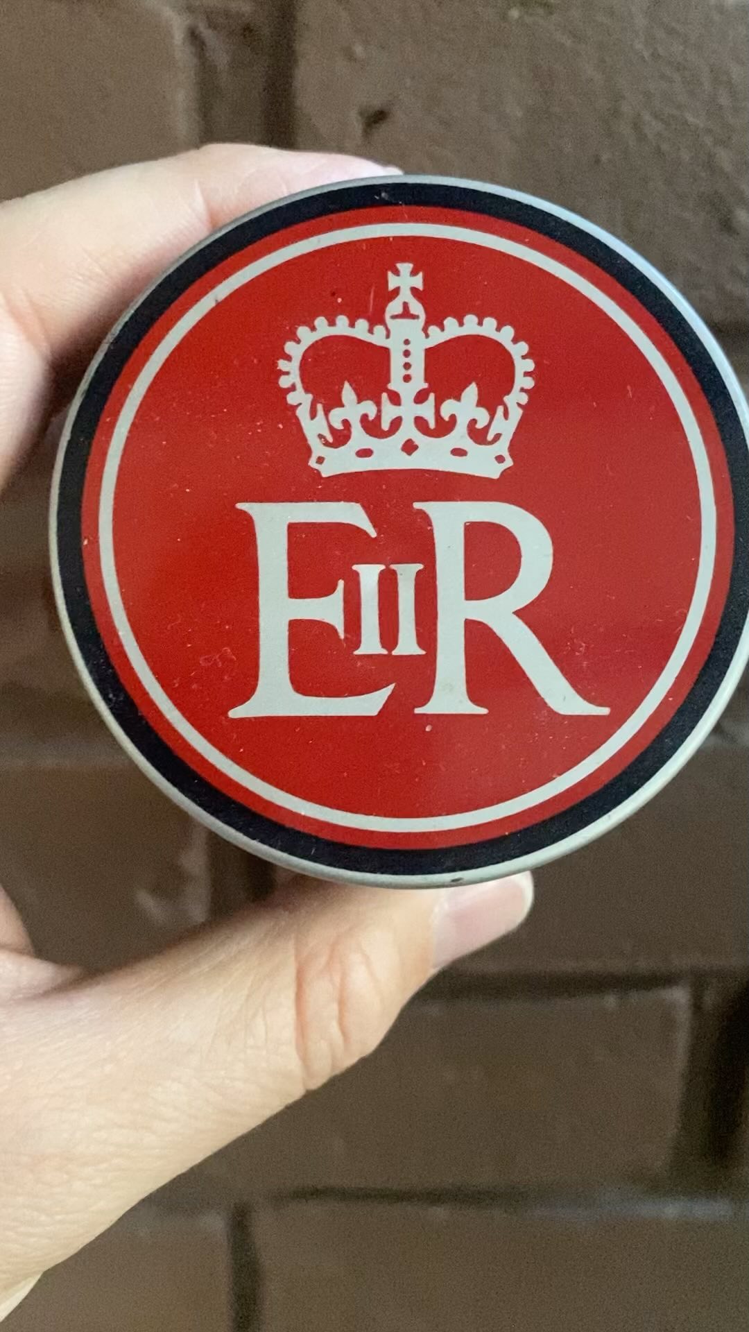 Long to Reign over us…
Seems like it was only yesterday we were celebrating the Queens Diamond Jubilee when we had the Olympics in London back in 2012 and now today we celebrate the Platinum.
But back in 1977 I wonder if anyone thought the’d see another Jubilee after the silver. Probably but the last one had been King George V’s silver back in 1935.
Do you think we’ll see another significant Jubilee in our lifetimes?
#jubilee #queenelizabethii #queen #silverjubilee #platinumjubilee #london #tours #treasure #motherinlaw #thankssue #matchbox #royal #royals