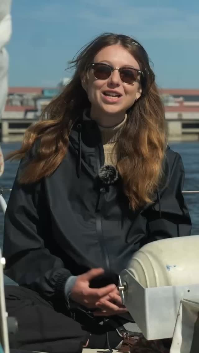 En plus de ce challenge sportif qui est de descendre le Danube à la voile nous prélevons des échantillons pour mesurer le micro plastique présent dans le Danube en partenariat avec @oceaneye_ch 🎥💧⛵️
#aventure #ornithology #plastique #expedition #nature #wetlande #zonehumide #fleuve #danube #explore