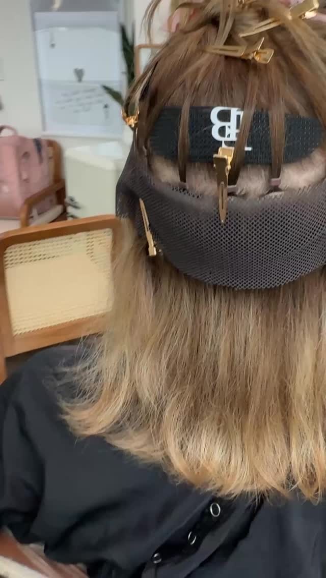 If you’ve ever been told “extensions aren’t an option for you,” I have GOOD NEWS:
💫 You just needed someone who knew another way.
Mesh Integration gives you the fullness and confidence you deserve—no harsh chemicals, no heavy glue, just custom, beautiful results.
DM me to learn more! 💬✨