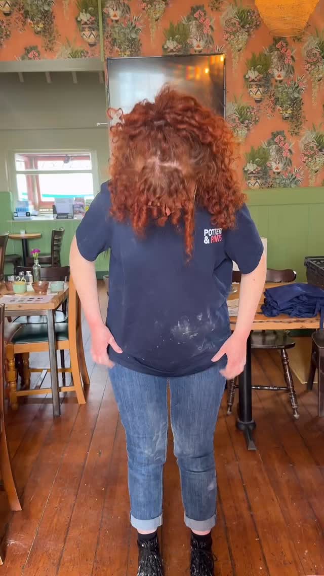 Life as a pottery teacher 🎨🤷♀️ #art #teaching #potteryclass #potteryandpints #brighton #pottersofinstagtam #potterywheel #clay