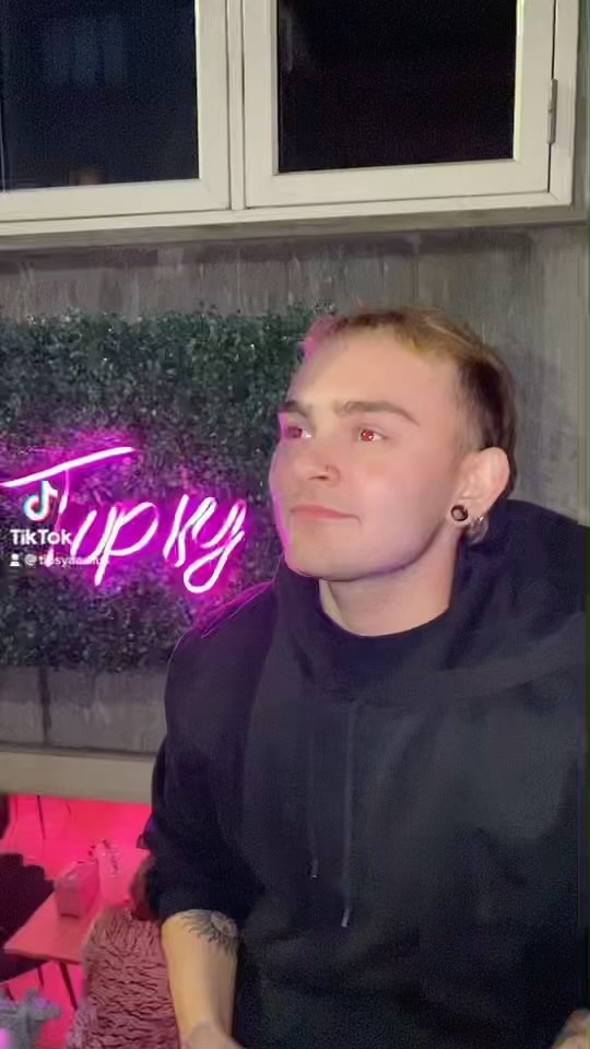 Last month to say bye to Chris. Love you 🥺 #gotravel #goodbye #chips #chris #workingmom #cph #tipsyaarhus