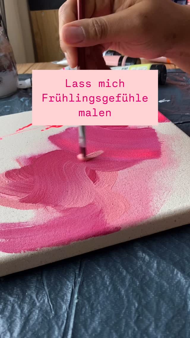 Bei dem Sonnenschein war mir nach etwas Farbe zu Mute. Jetzt aber erst mal trocken und dann kommen die Details. Oder bin ich durch? Idk 🫨
#abstractpainting #dopaminedecor #bunt #wip #rawcanvas #frühling