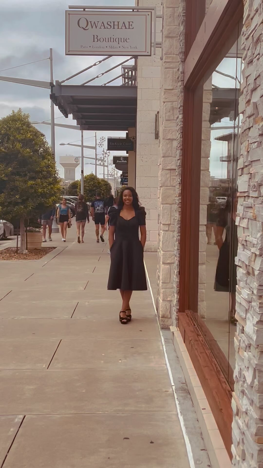 Hello Gorgeous! QWASHAE Boutique has the most amazing clients! We adore you! We’re opening the doors to new opportunities and new styles coming your way! Shop online at QWASHAE Boutique.com link in bio sizes 0-18 available! Call us at 713 436-8585! #dress#new#surprise#littleblackdress#newmusic#parisboutique#pearlandboutique#houstonboutique#treschic#beauty#lady#feminine#feminity#glamour#makeup#joy#comingsoon#getready