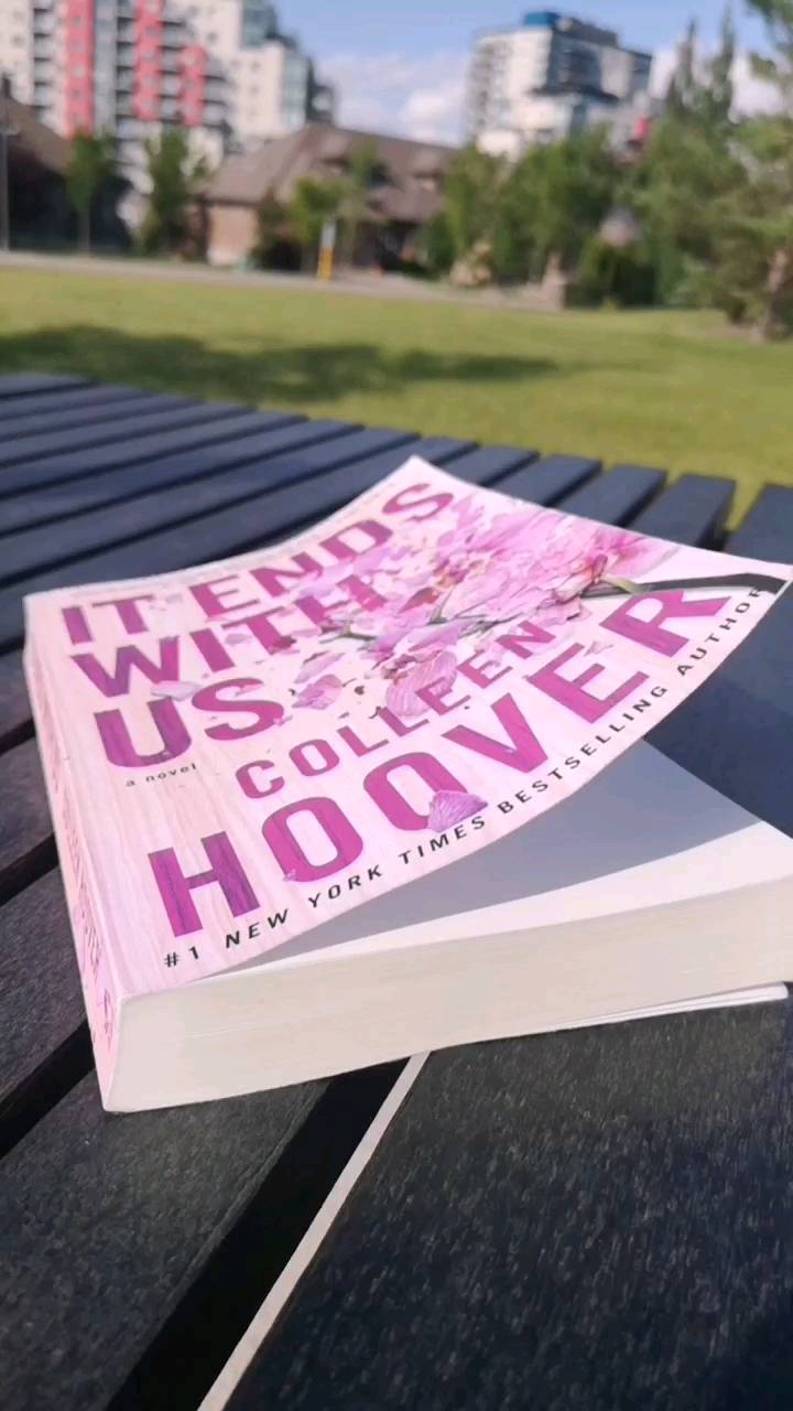 📖 Current read: It Ends With Us by Colleen Hoover. ✨ ventured to a nice picnic table in a beautiful green space in my neighbourhood today and spent the afternoon reading in the sunshine. ☀️👌 #wholesome.
.
.
.
The opening line to this book was like a splash of ice cold water on my face. What an unexpected start to the book. Lots of TW re: suicide, domestic violence/abuse, BWS, and rape. Some of the plot events were triggering, but Colleen Hoover's style of writing is easy to digest so I'm easily halfway through the novel in a session. There's a part of me that's always nervous to explore a new author's writing style, but I was so perfectly content when I realized I was quickly engrossed in the story. I've had a lot of people recommending this book and so far it is living up to the hype. Fingers crossed it is sustained through the second half of the book. More to come.
.
.
.
.
.
#bookstagram #newbook #newbookstagram #newbooks #booksofinstagram #bookblog #booklook #readergram #booksbooksbooks #bookreels #bookcommunity #bookinspo #bookaholic #bookstagrammers #bookstagram #hygge #hyggelife #cozyvibes #colleenhoover #itendswithus #bookish.