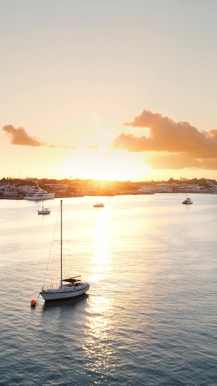 🎥 Nassau Harbour at sunset
#bahamas #paradiseisland #drone #dronevideo #aerialvideo #videography #dji #djidrones #adobe #premierepro
