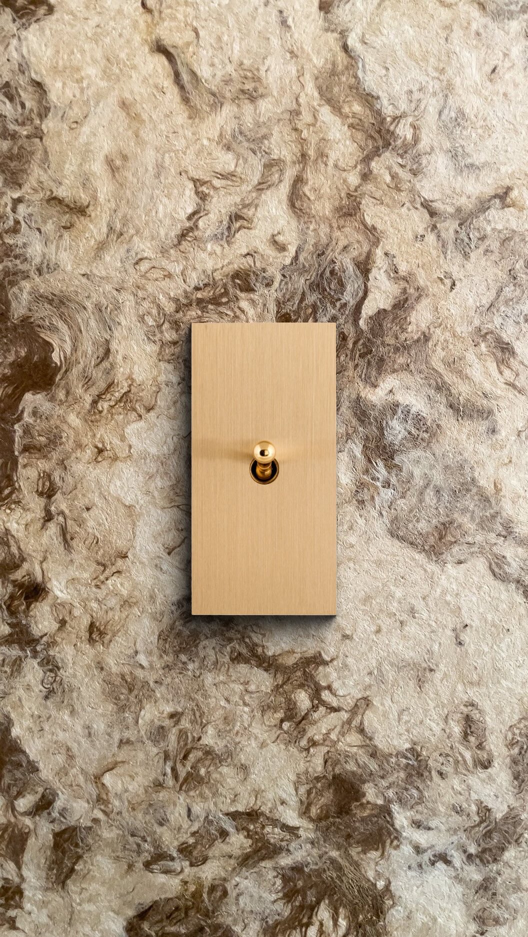 Collaboration @6ixtes.interrupteurs X @adele__collections ✨
#6ixtes #6ixtesinterrupteurs #interrupteur #ateliersdefrance #savoirfaire #artisanat #artisanatfrancais #artisans #architecture #luxe #decorationinterieur #decoration #laiton #inox #interiordesign #interiordecor #interior #faitenfrance #design #knowhow #craftmanship #homedesign #interiorarchitect