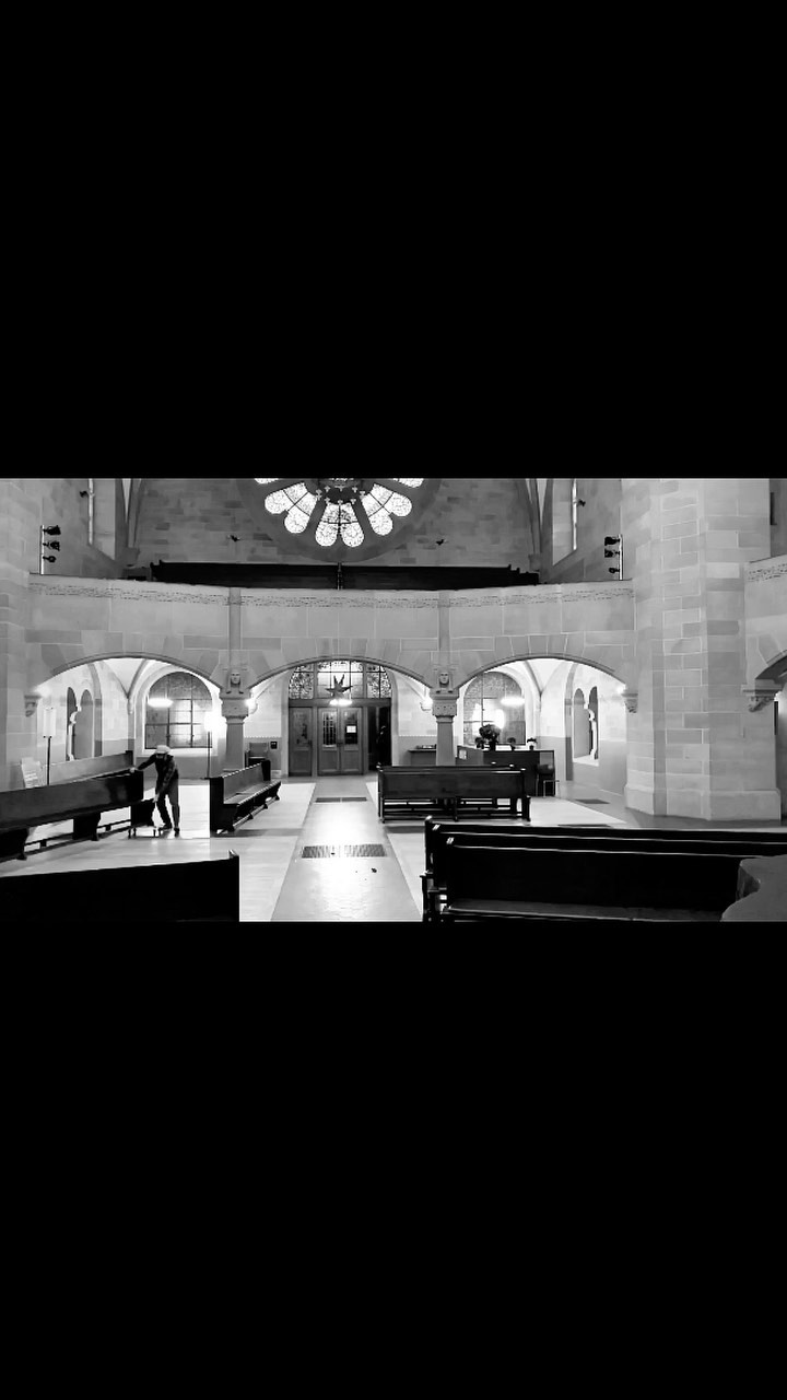 Freiräume schaffen bei uns im Zeitraffer ⌛️
.
.
.
#keepmoving #iliketomoveitmoveit #timelapse #freespace #dancefloor #bench #roller #zeitraffer #freiraum #kulturkirche #pauluskirche #basel #lovebasel #switzerland