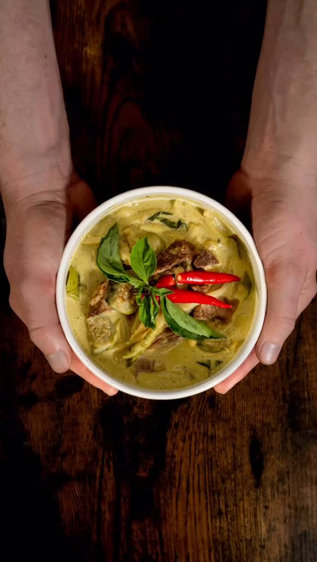 Our authentic Thai dishes are hotter than a Vancouver summer. From curry that'll warm your soul to noodles that'll twist your taste buds, we've got the cure for your culinary boredom. Plus, our Thai milk tea is the perfect cool-down. Ready to feel the burn (in a good way)?
Here are some of our popular menus:
✨Pad Thai (Pork / Chicken / Beef)
✨Green Curry (Chicken / Beef)
✨Red Curry (Chicken / Beef)
✨Grilled Pork Skewers with Sticky Rice (4 pieces)
✨Spicy Grilled Sirloin Beef Salad (Nam Tok Neua)
✨Tom Yum Soup
✨Garlic Dry Mixed Noodles
✨Dry Mixed Noodles
✨Shrimp paste Fried Rice
✨Banana Blossom Salad (Seafood / Salted Egg)
✨Satay Skewers with Sticky Rice (4 pieces: Pork / Chicken / Beef)
✨Thai BBQ Wings (6 pieces)
✨Thai Coconut Galangal Soup
🍹Thai Iced Tea
🍹Thai Tamarind Tea
🧡 Open daily 9am - 8pm. Delivery around Vancouver. DM to order! 🧡
#callmejakethaifood #callmejake #yvrfoodie #dailyhivevancouver #vancouverfoodie #vancouvergiveaway #vancouvereats #foodcouver
