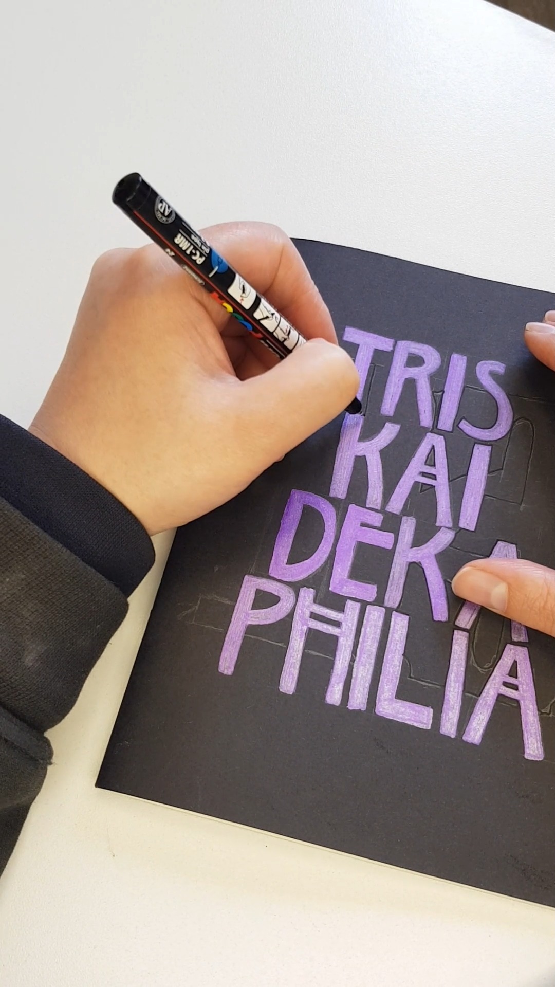 Hello my Freaky Darlings!
Marking my favourite day of the year! I'm only mildly obsessed with the number 13 and October is my favourite month.
I have decided to dedicate a small sketchbook to the number 13. The front cover of which has the triskaidekaphilia merged with 13 logo I drew and coloured in myself; this is the speed art of me doing that.
I also have a journal post on my website with a bit more info - link in my bio.
#thirteen #thirteenth #13 #triskaidekaphilia #triskaidekaphile #october #october2024 #speedart #art #artist #sketchbook #corvusarts