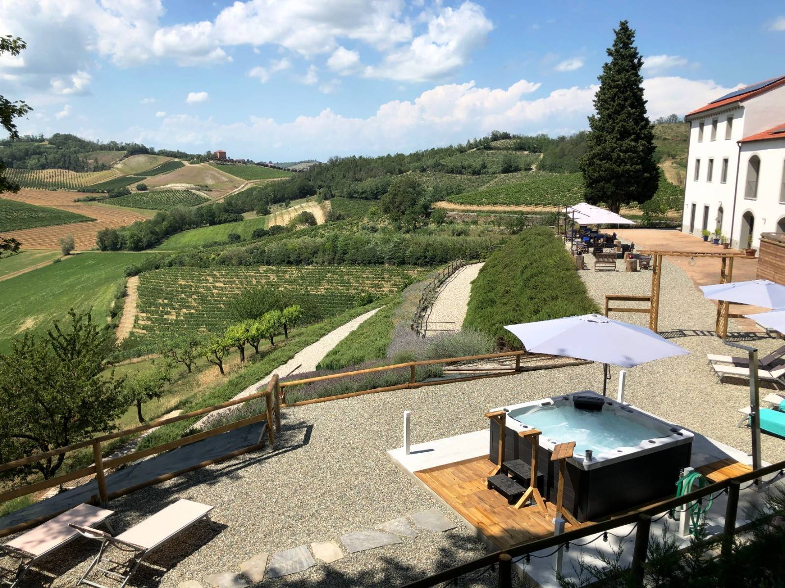 Villa Rocco Country House .
#monferratotourist
#monferratounesco
#monferrato_delights
#paintingholiday
#yogaholiday