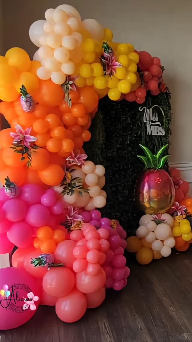 What a stunning bride-to-be! 😍
The vibrant tropical backdrop created a perfect setting for this special event, complemented by floral centerpieces that included a delightful touch of pineapple. 🍍
Additionally, this bridal shower showcased my Bloom Bar, an excellent way to offer your guests a memorable favor 💐
#balloonartist #balloonart #bridalshowerdecor #balloonarch