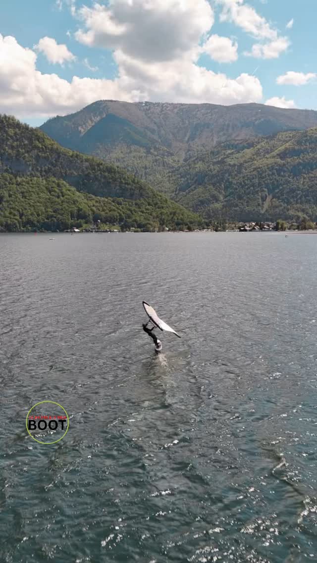 Und ehrlich gesagt… es wirkt.
Nichts bringt dich so sehr ins Hier & Jetzt wie der Moment, in dem dein Wing dich hebt und du übers Wasser schwebst. Kein Handy. Kein Kopfkino. Kein Stress. Nur du, dein Foil, der Wind – und der nächste run.
Du denkst, das ist nur was für junge, fitte Leute? Nope.
Wingfoilen ist für alle da – egal ob du Anfänger:in bist oder schon Vorerfahrung von Surfen, Kiten etc. hast.
Was du brauchst?
Jemanden der dich berät um dein Setup zu finden.
Denn ob du locker übers Wasser cruisen oder freestylen willstt: Dein Material muss zu dir passen – und nicht umgekehrt.
Deshalb: Schreib uns eine DM und hol dir deine persönliche Wingfoil-Beratung bei Schönleitner Boot.
Wir finden gemeinsam heraus, was zu dir passt – egal ob du gerade anfängst oder dein altes Equipment gegen ein High-Performance-Setup tauschen willst.
Was wir bieten?
• Individuelle Beratung
• Top-Marken & neue Modelle
• Wing, Foil, Boards & Zubehör
• Know-how direkt vom Wasser
• Persönlicher Support – auch nach dem Kauf
Folge uns auf @schoenleitner_boot, wenn du:
• Wingfoilen genau so geil findest wie wir
• Material-News & Tipps willst
• Inspiration brauchst, um öfter rauszugehen
• wissen willst, was als Nächstes kommt
Wingfoilen ist nicht nur ein Sport.
Es ist ein Gefühl. Ein Lifestyle. Ein Reset-Knopf.
Und vielleicht genau das, was du brauchst.
Lust bekommen? Dann lass uns reden.
Wir nehmen uns Zeit für dich.
Schreib uns eine DM!
#wingfoil #pumpfoil #foilinglife #ridewithus #schoenleitnerboot #foiltherapy #boardlife #wingfoilen #wassersport #boardliebe #surfinspo #windliebe #foilliebe #meinsetup #glidewithus #Armstrongfoils #PPC
