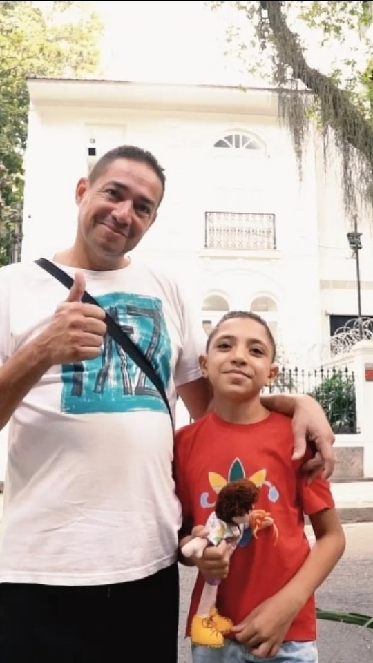 Uma das coisas que me deixam mais emocionado no meu trabalho, COM CERTEZA, é ouvir as histórias ❤️. Cada pessoa tem uma alegria e dor que as tornam absolutamente únicas. Minha parceria com o @procriancacardiaca é incrível pois me permite sentir e enxergar o outro e essa é a minha maior motivação 🥰. Faça um orçamento e me deixa registrar e enxergar a sua história também!
#alfafotoefilme #fotografia #fotografo #videomaker #filmagem #video