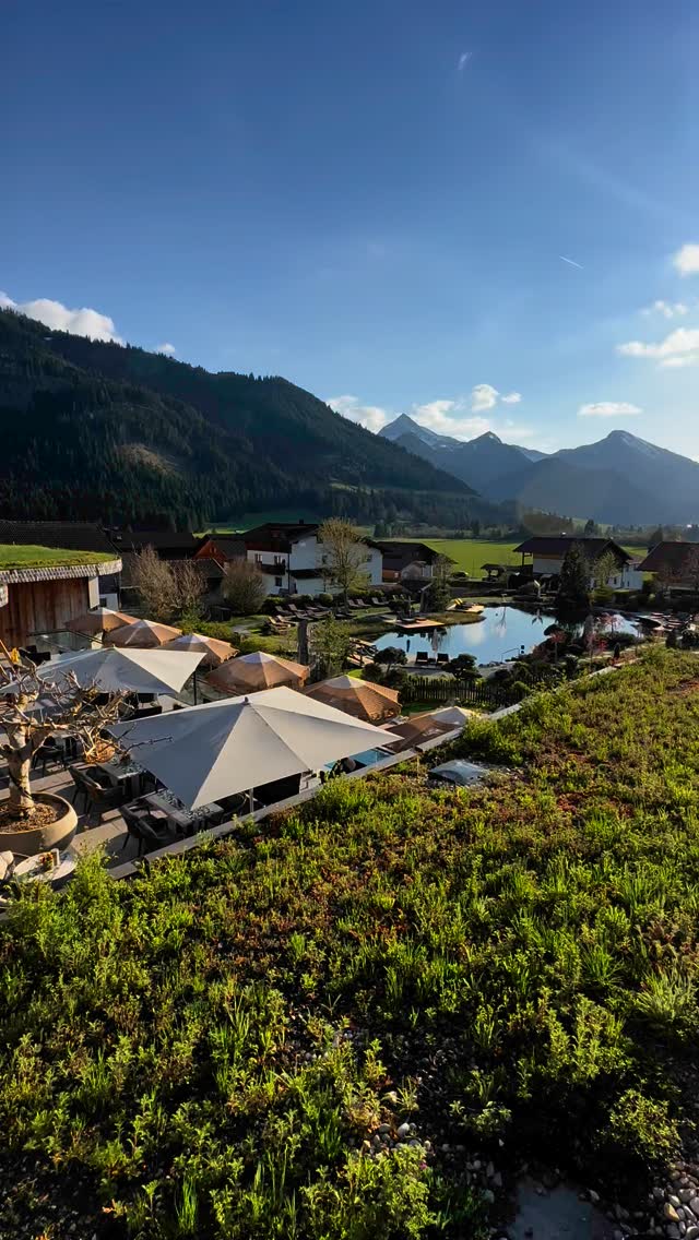 spring in austria 🏔️🌸
crystal-clear lakes, snow-capped peaks, and peaceful valleys. nature at its purest!
📍Tannheimer Tal - Vilsalpsee - Aggenstein
#vilsalpsee #springinaustria #visittirol #tirol #hikinglife #aggenstein #tannheimertal #derengel #grän #mountains #echtunterwegs