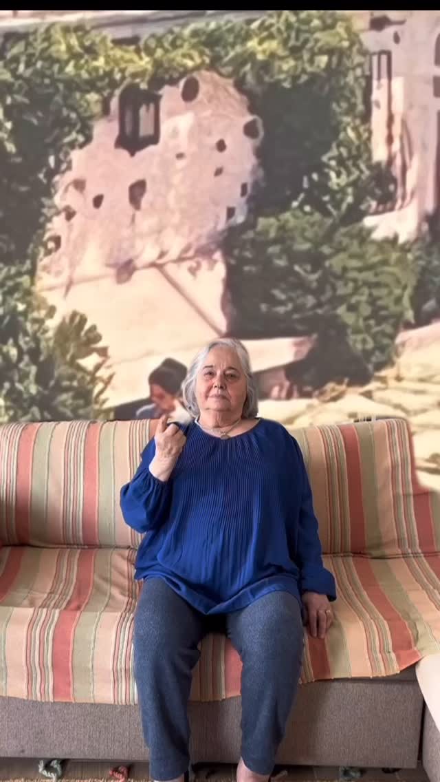 Our house, a little family history & a lot of love - and now you can read it too 💛
Grannie took a little trip down memory lane with me today as we browsed the site together (making sure I got everything right)
#familybusiness #portugalstay #windmill