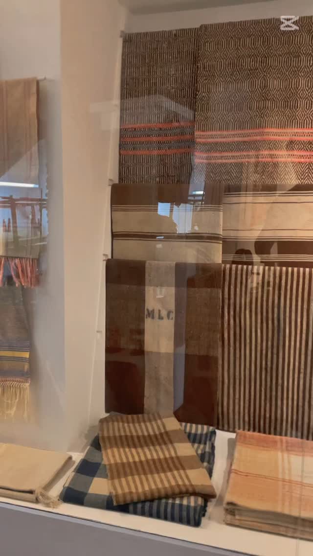 🧶 A oficina de Tecelagem de Mértola é um espaço único em Portugal 🇵🇹
Mértola matem viva uma tradição ancestral com teares tradicionais 🇵🇹
#turismoalentejo #turismoportugal #mertola #visitmertola #alentejo #rioguadiana #mértola