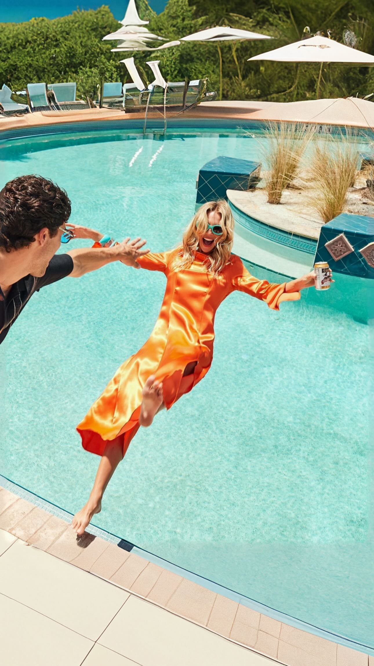 New campaign for @goslingsrum style by me
@agencygerardartists3
Photographer @michael.dwornik.photo
Art Director @andrea_artdirector
Style @annaruiz.mia
Glam @mairamiceli & @natalia_beauty
Producer @paolahlarramedi @allagesproductions
@cs.dsgn @curlyfries.jpg
@goslingsrum