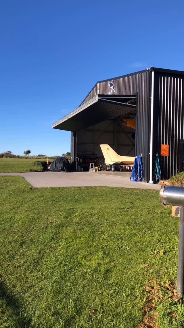 getting the planes ready for the day ahead! 🌞