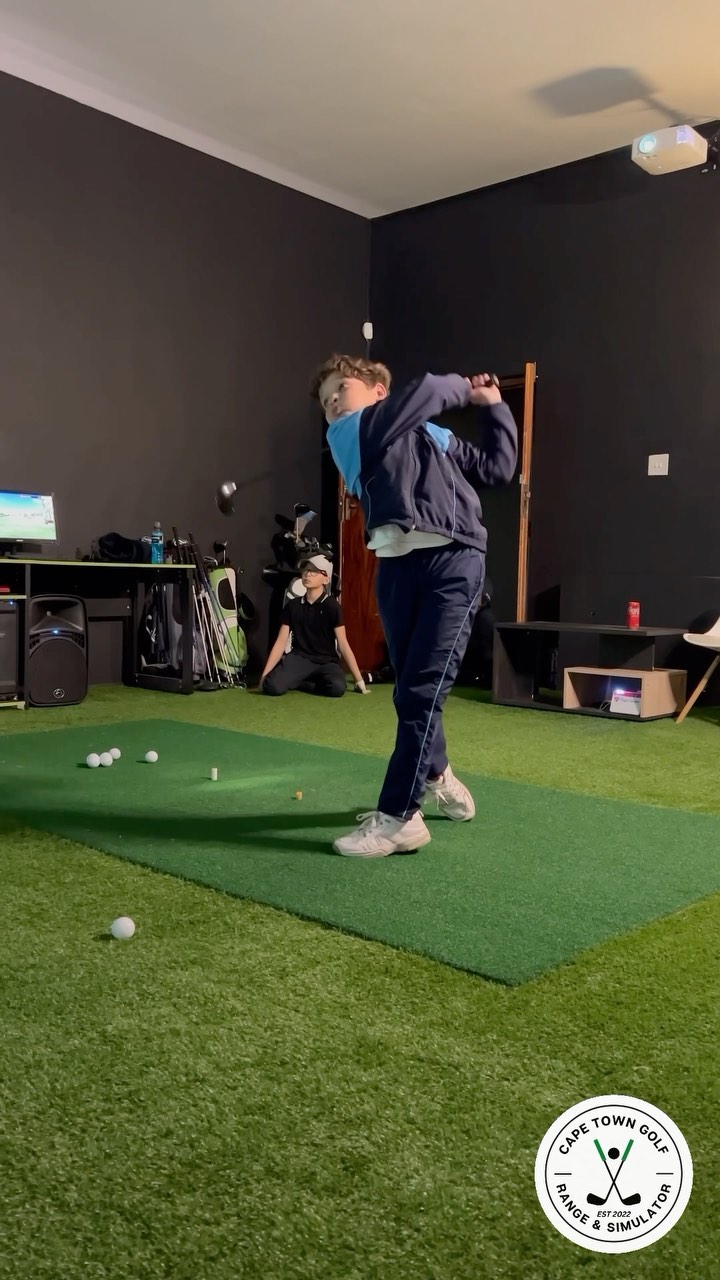Great to have the juniors back in the building 🙌
#capetowngolf #golfcpt #golfsimulator #golfrsa
#golfsouthafrica #westernprovincegolf #wpgolf #pgatour #indoorgolf #indoorsimulator #drivingrange #golftips
#lpgatour #lettour #livgolf #golfcoach #golfswing #golfvibes
#golflife #golfgirl #golfgirls #juniorgolf #kidsgolf #sakidsgolf #uskidsgolf