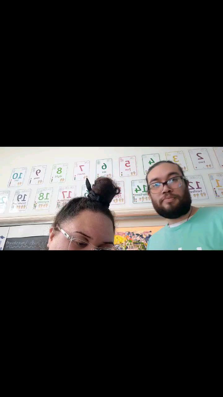 Ever wondered what the camera sees when you're looking at it.
Wonder no more!
(Its mostly up your nose)