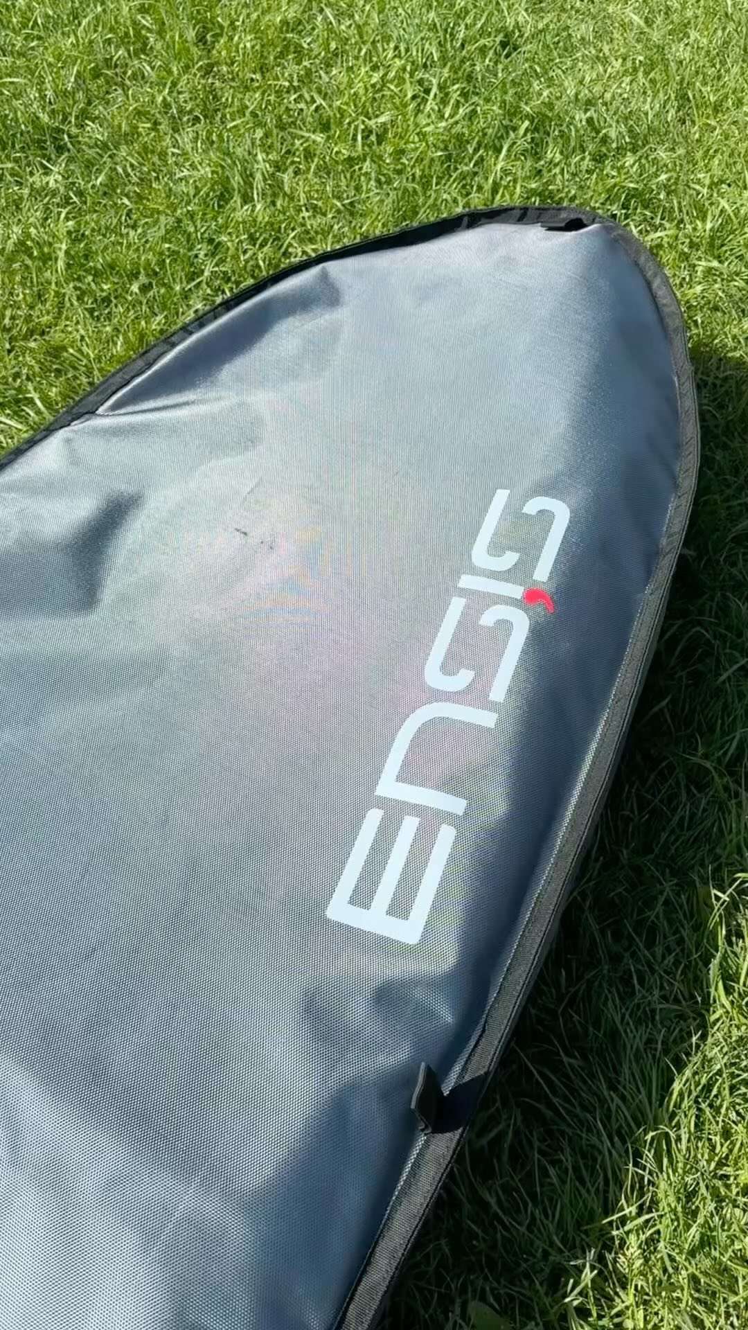 Welcome home, Leichtwind-🚀! Das @ensis.watersports WALTZ is unsere neues Leichtwind-, Downwind und SUP-Foil-Board! Die ersten Tests auf dem Wasser haben uns überzeugt 🤙🏼 Easy drauf zu stehen und super schnell in Fahrt - wir lieben es jetzt schon 🤩
#wingfoil #ensis #ensiswatersports #ensiswing #wingfoiling #wingfoildaily #downwindfoiling #chiemsee #chiemseechiemgau #prien
