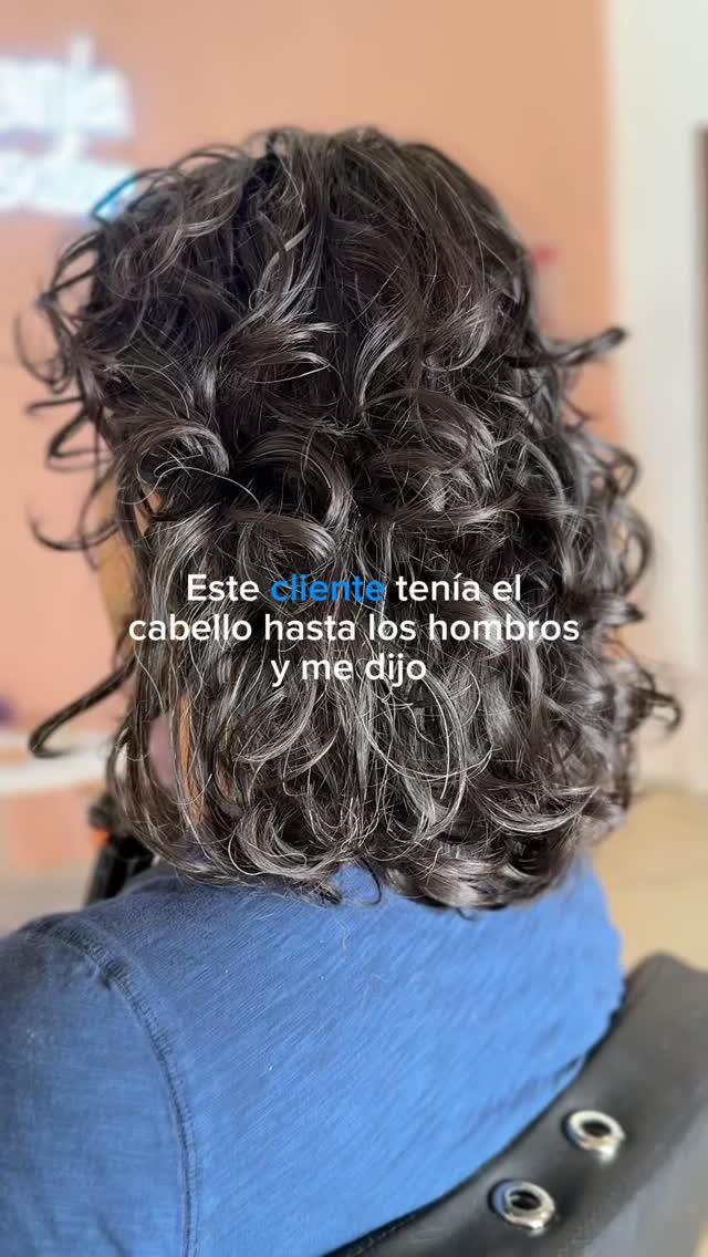 vamos a ver la diferencia en un corte para hombre!! ✂️
-
-
#curlyhair #salonderizos #cabellorizado #gdl #curlyboy
