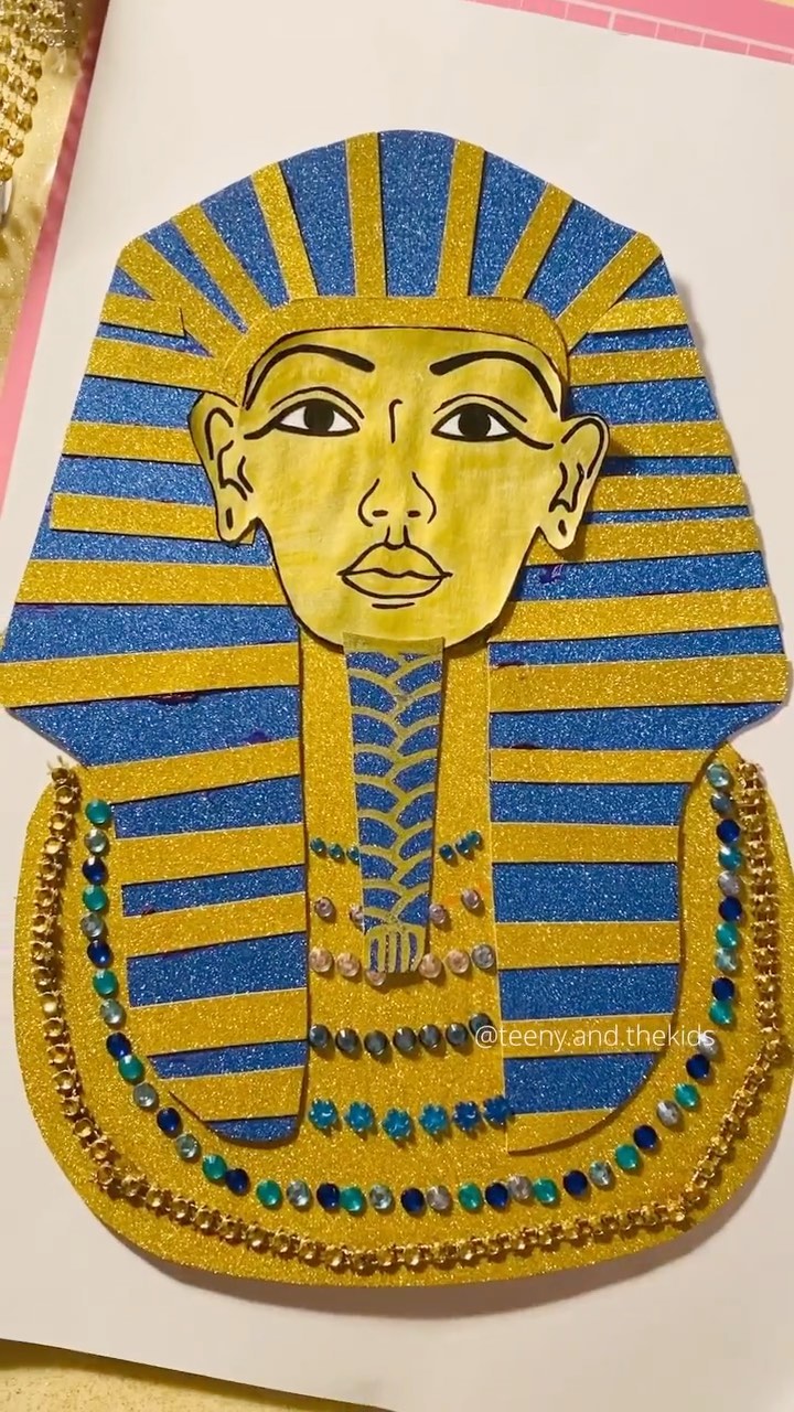 ✨ 𝐓𝐮𝐭𝐚𝐧𝐤𝐡𝐚𝐦𝐮𝐧 & 𝐍𝐞𝐟𝐞𝐫𝐭𝐢𝐭𝐢 👁️🗨️💫
𝐅𝐢𝐫𝐬𝐭, 𝐚 𝐪𝐮𝐢𝐜𝐤 𝐬𝐡𝐨𝐮𝐭 𝐨𝐮𝐭 𝐭𝐨 𝐨𝐮𝐫 𝐟𝐨𝐥𝐥𝐨𝐰𝐞𝐫𝐬, 𝐲𝐨𝐮 𝐑𝐎𝐂𝐊! 𝐖𝐞’𝐫𝐞 𝐦𝐚𝐤𝐢𝐧𝐠 𝐭𝐡𝐢𝐬 𝐩𝐫𝐨𝐣𝐞𝐜𝐭 𝐟𝐨𝐫 𝐘𝐎𝐔!! 🙏🏻❤️
✨✨✨
When my 5yo excitedly showed me a dance and song 🎶 she’d learnt at school, about Nefertiti and Tutankhamun, I decided… 𝐭𝐡𝐢𝐬 𝐢𝐬 𝐭𝐡𝐞 𝐭𝐡𝐞𝐦𝐞 𝐟𝐨𝐫 𝐨𝐮𝐫 𝐡𝐚𝐥𝐟 𝐭𝐞𝐫𝐦 𝐚𝐜𝐭𝐢𝐯𝐢𝐭𝐢𝐞𝐬…! 🌟💃🏼
And so, we took a stroll online, looking for some pictures she could beautify ✨ and take for her post-hol “show and tell” at school 👀
HOWEVER 😖 There was no way I had time to draw these out AND prep the activity in that instant 😰 WITH the kiddos waiting impatiently in our creative space. 🫠
So, a huge thanks to @joscreatesco whose artwork I discovered yesterday 🤩 Wow. She came to the rescue with her beautiful Nefertiti that my daughter LOVES. 💗
And this stunning pic of King Tut we found on printcolorfun.com 🤩 Loads of stunning pictures on there too! Take a look. 💙
𝐓𝐢𝐩𝐬: 📜
𝓣𝓾𝓽𝓪𝓷𝓴𝓱𝓪𝓶𝓾𝓷 👁️🗨️
◉ ✂️ Cut the picture up into sections and stencil them onto glitter paper
◉ 🖍️ Colour and contour with pens
◉ 💎 Cover in sticky gems and jewels. Shiny paper would work well too.
𝓝𝓮𝓯𝓮𝓻𝓽𝓲𝓽𝓲 💗
✿ 🖍️ Colour with crayons or felt tips
✿ 💫 Add some glitter paper for the larger sections.
✿ 💎 Pile on sticky gems, jewels.
✔️ Glue dots and glue sticks are great to keep this project relatively mess free.
𝑾𝒉𝒂𝒕 𝒅𝒐 𝒚𝒐𝒖 𝒕𝒉𝒊𝒏𝒌 𝒐𝒇 𝒕𝒉𝒊𝒔 𝒂𝒄𝒕𝒊𝒗𝒊𝒕𝒚? 𝑳𝒆𝒕 𝒖𝒔 𝒌𝒏𝒐𝒘! 😍
Nefertiti drawing: @joscreatesco
King Tut drawing: print.color.fun.com
Pens: @poscagallery
Gems: @action.france
Glitter paper: @hemafrance
#tutankhamun #nefertiti #ancientegypt #ancienthistory #schoolproject #homecrafts #craftsforkids #papercrafts #funwithkids #learningthroughart #learningthroughplay #basteln #egyptcrafts #manualidades #craftymum #artykraftyplay #fantasyhasreallynolimits