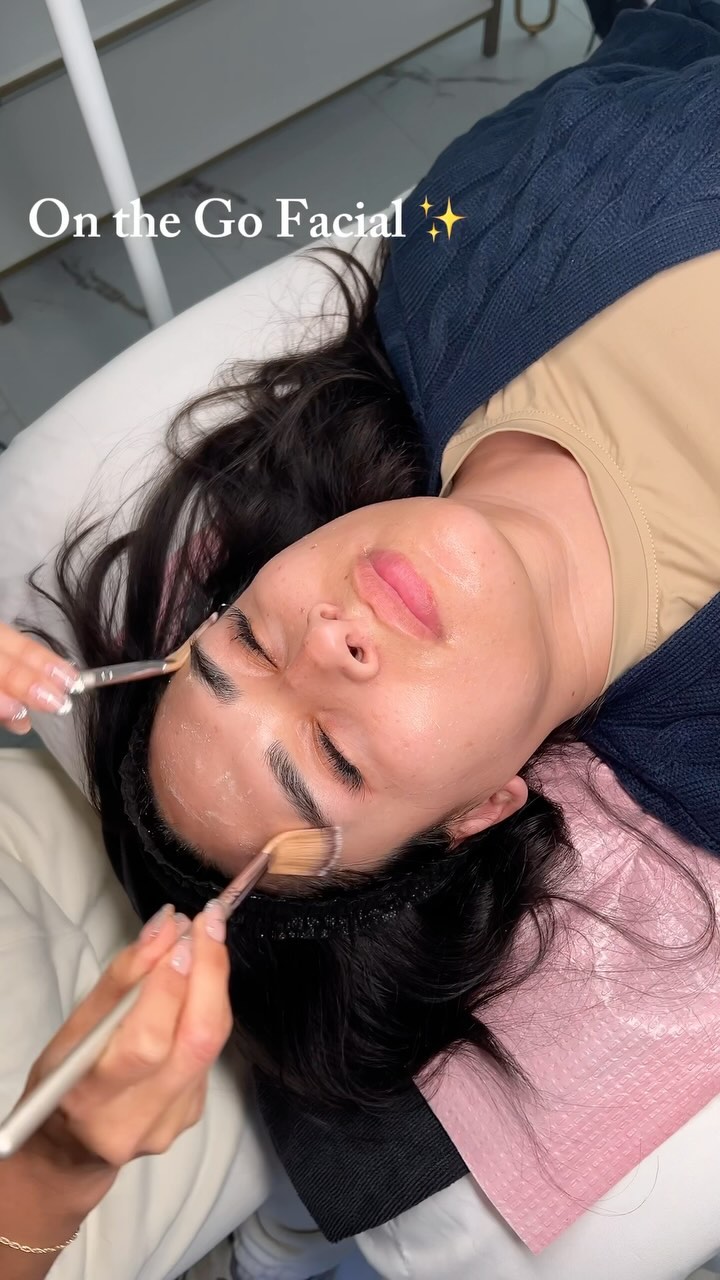 Did you know?!!!!! We offer a 30 minute facial 🙌🏼 Get a relaxing facial and deep cleanse on your lunch break 🤍ON THE GO FACIAL 🫧🏃♀️🏃
LINK IN BIO TO BOOK 📲