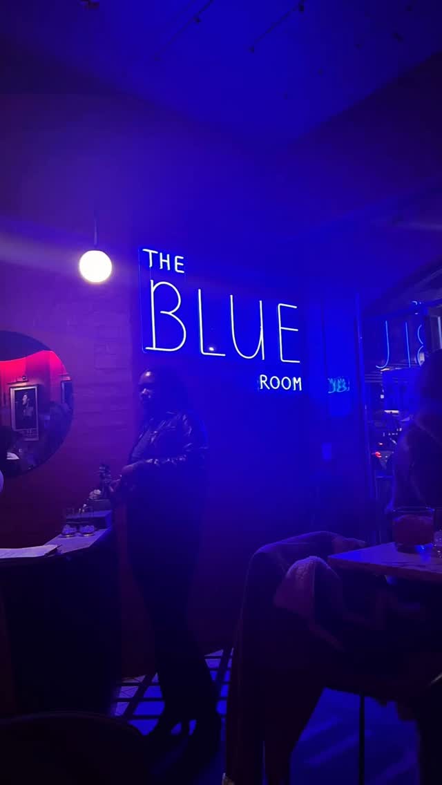 THE BLUE ROOM CAPE TOWN Stepping into The Blue Room feels like time-traveling to a golden era of jazz, velvet vibes, and smooth old fashioned cocktails. The music is electric, the artists unforgettable, and the dance floor? Irresistible. Danced the night away under the spell of soul and saxophones ā Cape Town, youāve got rhythm.
#TheBlueRoomCapeTown #JazzNights #LiveMusicCapeTown #OldFashionedCocktails #CapeTownVibes #DanceTheNightAway #JazzLovers #CapeTownNightlife #SmoothSounds #VelvetVibes #CocktailCulture #SoulfulNights #cityrhythms