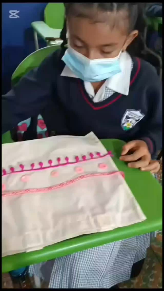 Una profe con mucho corazón decidió hacer algo especial: sus estudiantes decoraron bolsas ecológicas para regalar a sus mamás. Un gesto lleno de amor y
creatividad que nos inspira. ¡Gracias por elegir Quibol para momentos tan significativos!#DíaDeLaMadre #RegaloConAmor
#ManualidadesEscolares #BolsaEcológica #RegaloSostenible
#AmorDeMadre #NiñosCreativos
#EducaciónConAmor #Quibol
#EcoRegalos #CreativeKids #MadeWithLove
#ecobags