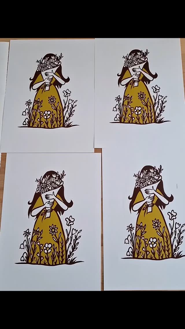 Busy day in the studio printing and preparing fresh stock for this weekend @artistsopenhouses
.
.
.
#printmaking #studiolife #artistsopenhouses #printingday #printmaker #artforsale #printsforsale #Hove @hove_arts