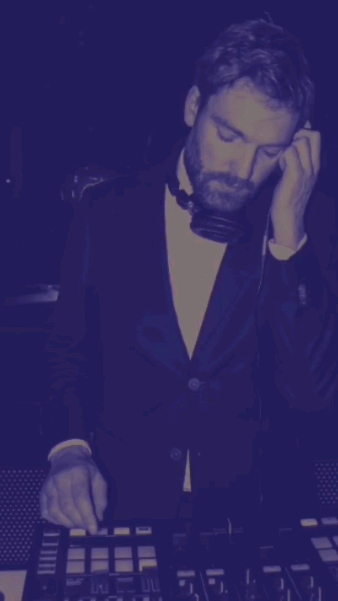 On the 5th of November I will perform on Museumnacht at the @hetscheepvaartmuseum from 7pm to 2am 🔊🔉🔉🔊
See you there
.
.
.
.
.
.
.
#amsterdam #museumnachtamsterdam #museumnacht #dj #amsterdamdj #party #festival #deejay #feest #museumnight #nightatthemuseum