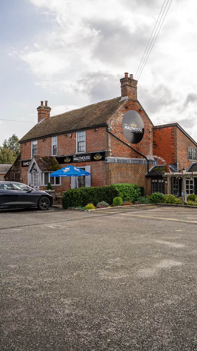 Bank Holiday Monday at The Malthouse! 🍔🍻🏍️
Yes – we’re open today and ready for a brilliant afternoon with our popular Bike Night kicking off from 3pm!
We’ll have the bar open and our burger van fired up, perfect for bikers and non-bikers alike looking to enjoy the bank holiday.
No booking needed – just head down, grab a drink, and enjoy the atmosphere!
Bar & burgers from 3pm (we’ll be ready slightly earlier if you’re keen 😉)
#BikeNight #BankHolidayMonday #TheMalthouse #RomseyPubs #BikesAndBurgers