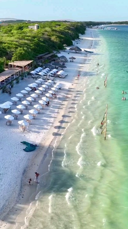 Um lugar para se desconectar e conectar consigo mesmo. Rota das Emoções!
A place to disconnect and connect with yourself. Route of Emotions!
🎥@jericoacoara