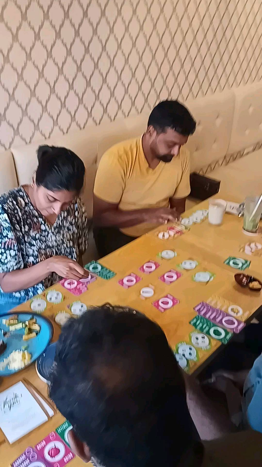 When you finally find tomatoes 😜
Want to play board games like these in Kochi? DM us for a personalized event.
#kochiboardgamers