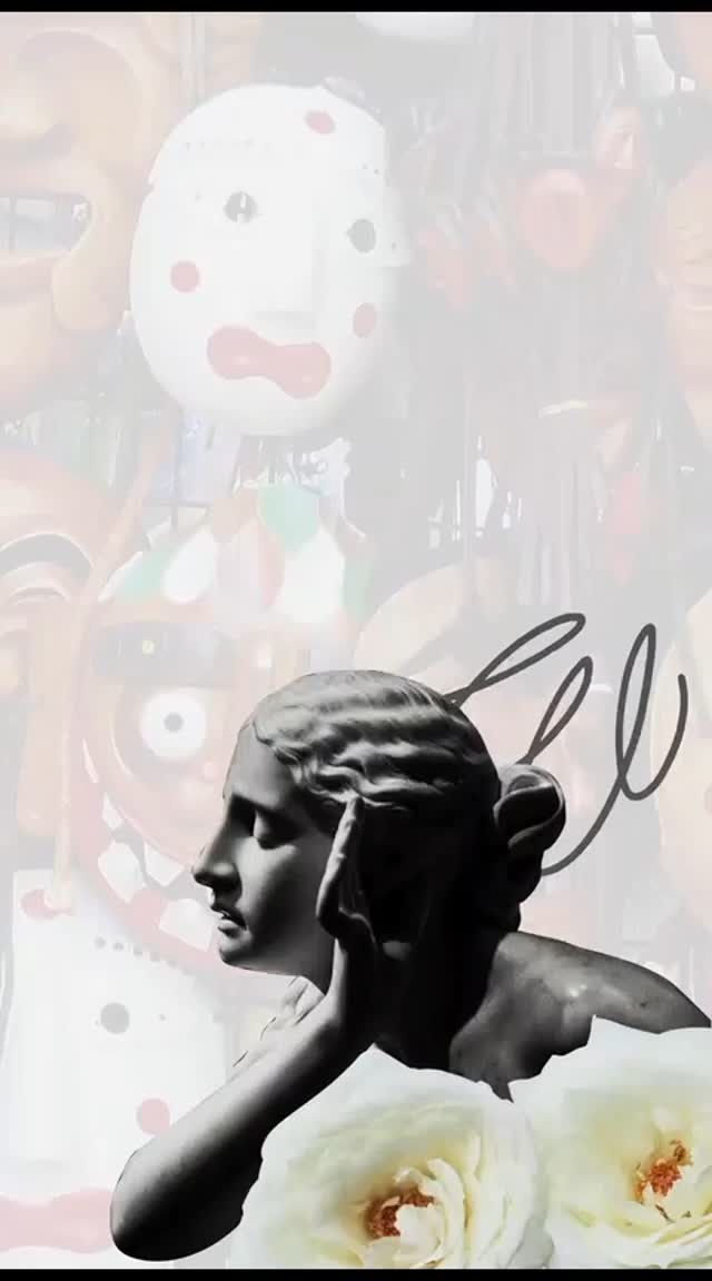 Quantas vezes o amor nos foi oferecido com condições invisíveis?
Na infância, os “se” vão se empilhando — se eu for bom, se eu não errar, se eu esconder o que sinto...
Crescemos buscando aprovação, olhando para nossa própria imagem e duvidando do próprio valor.
A cadeira vazia diante do espelho lembra:
É nesse encontro silencioso consigo mesmo(a) que começa a cura.
Você não precisa preencher requisitos para ser digno(a) de afeto.
Na terapia, aprendemos a desmontar as condições e acolher quem somos, simplesmente.
Amor real não exige perfeição. Você já é suficiente.
#façaterapia #amor_real