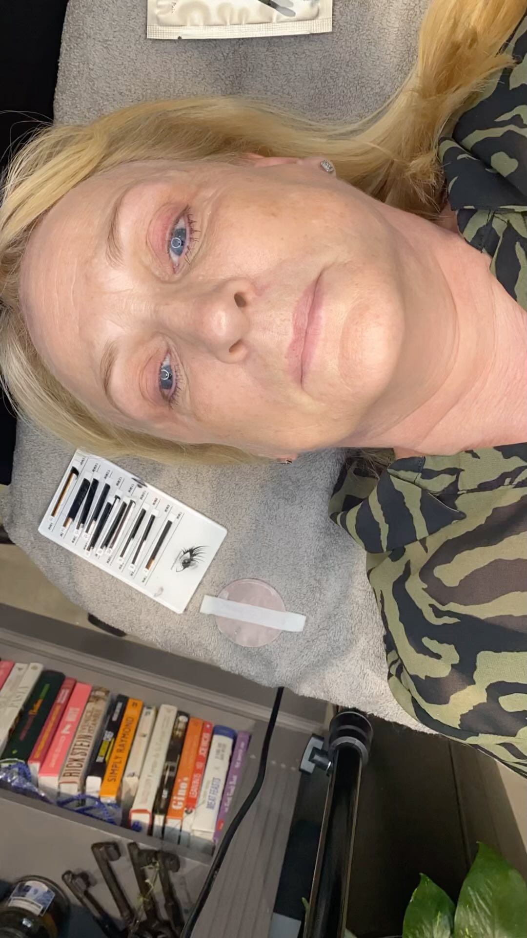 Beautiful set of natural classic lashes, a little time lapse and finished result. #whitediamondbeauty #beaufabulash #classic #lashes #lashtechnician #timelapse #beautysalon #russianlashes #classiclashes #hybridlashes